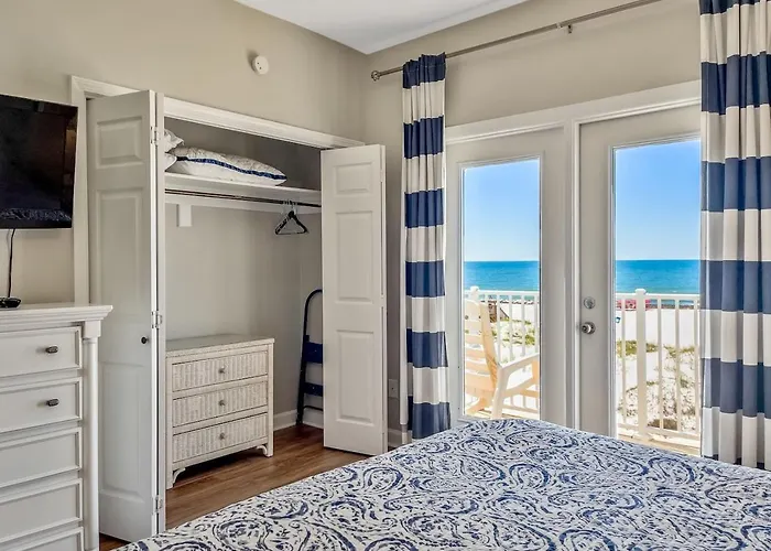 Dolphin View Beachfront Duplex B Pet Friendly Holiday home