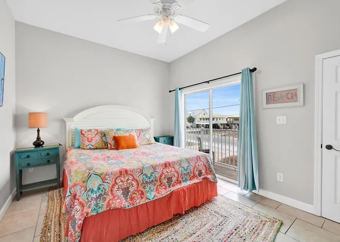 Dolphin View Beachfront Duplex B Pet Friendly Holiday home