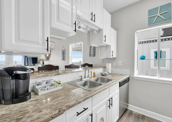 Holiday home Dolphin View Beachfront Duplex B Pet Friendly *
