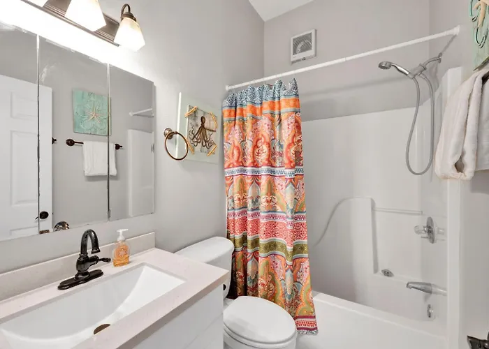 Dolphin View Beachfront Duplex B Pet Friendly Holiday home *